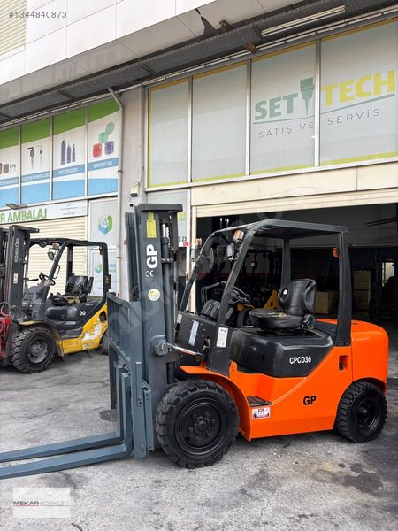 3 Ton 4800 Mm Triplex Forklift... 1000 Saatte.. Bu Fiyata Yokk..
