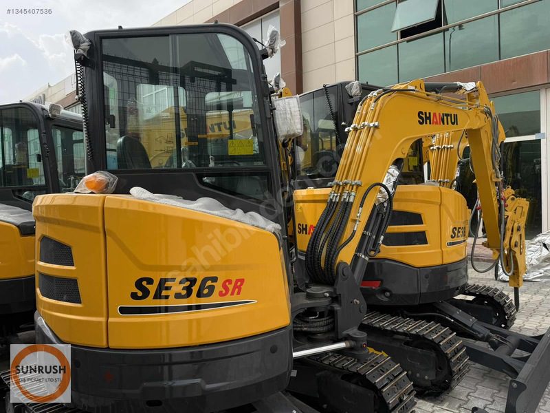 4 Ton Shantuı Ekskavatör + Kırıcı + Quıck Coupler + 3 Kova Dahil