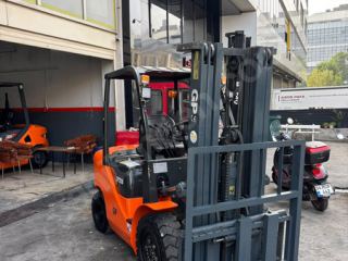 3 Ton 4800 Mm Triplex Forklift... 1000 Saatte.. Bu Fiyata Yokk..